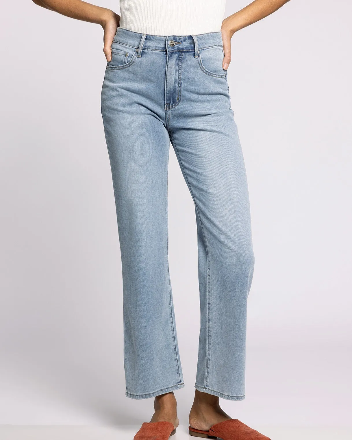 Avery High Rise Straight Leg Jeans - Light Wash