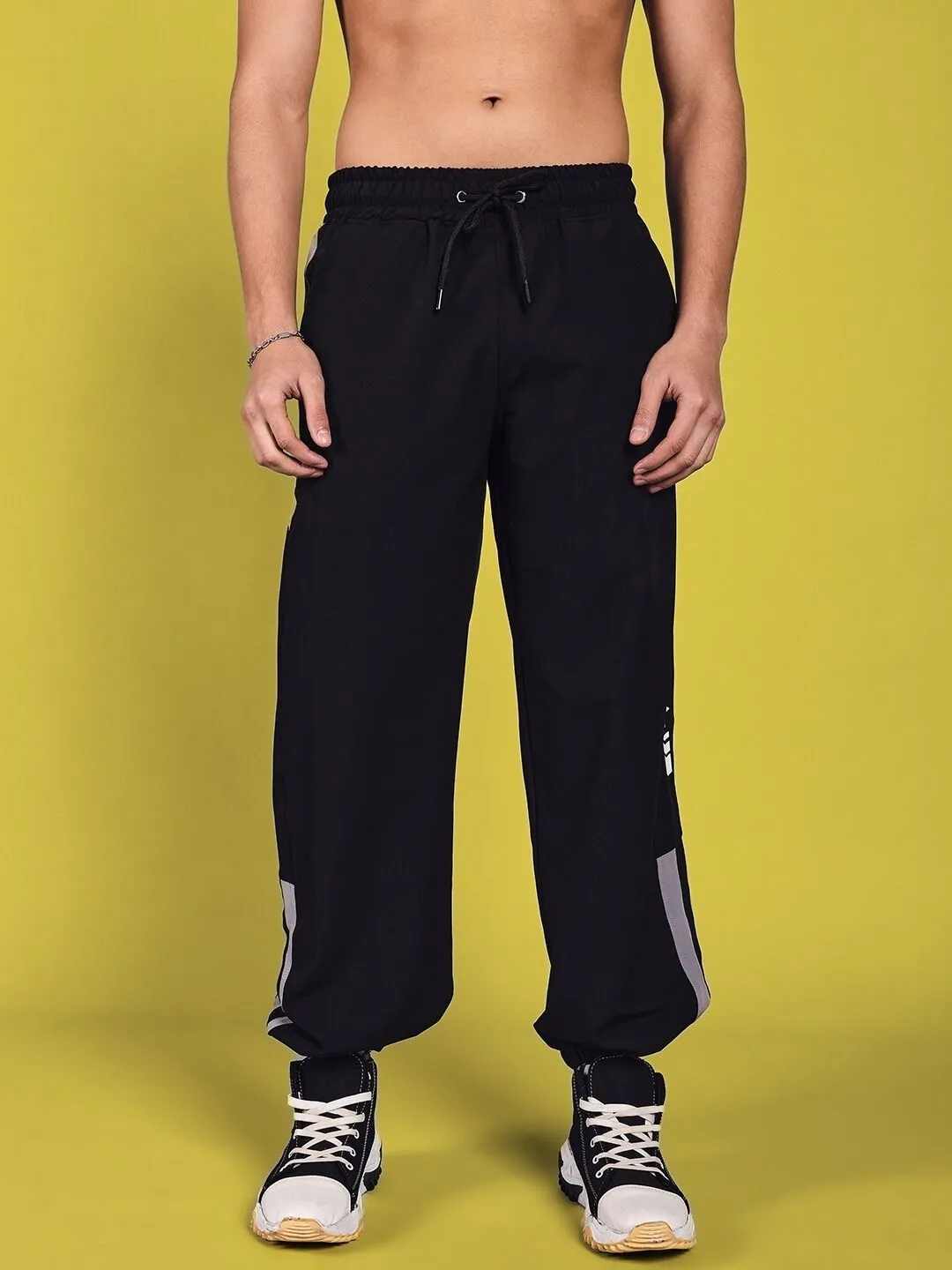 DANNY RELAXED FIT CARGO PANTS (BLACK)