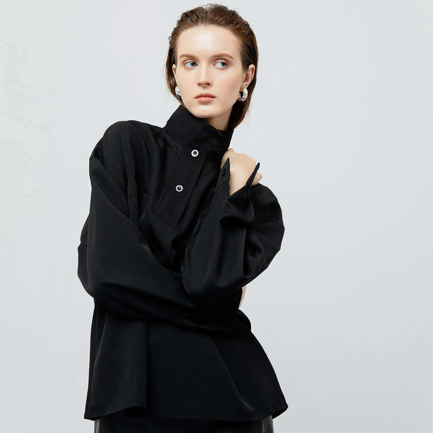 Gwen Turtleneck Top in Black