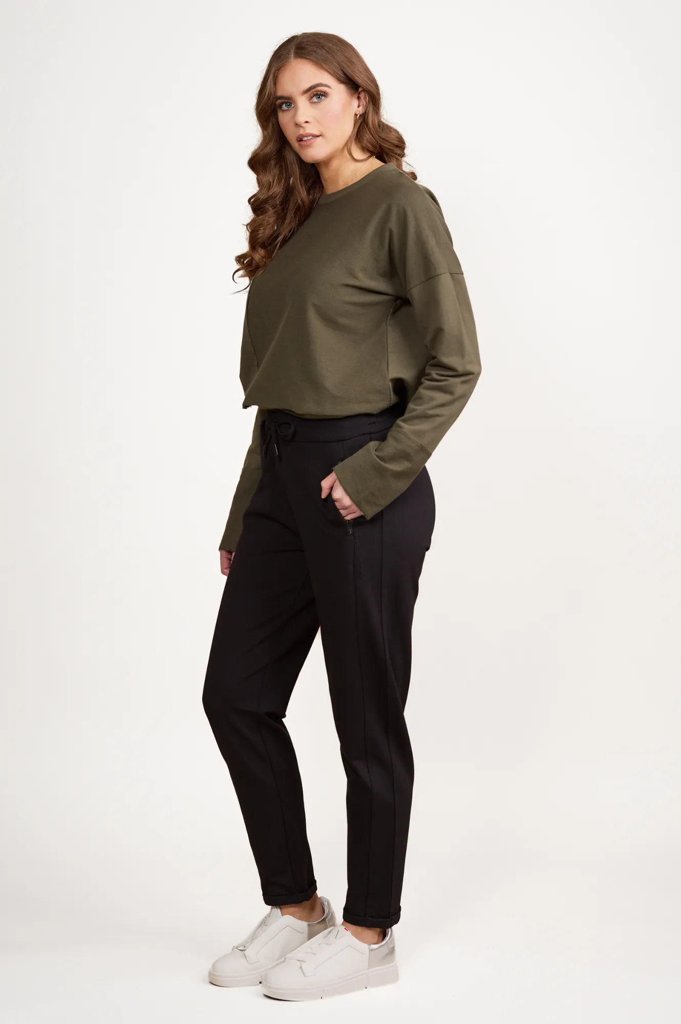 Relaxed Leg Ankle Grazer - Black SS